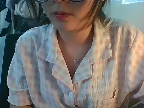 Snapshot of Linzly chatting on 09/20/25, 08:26 Linzly online show from 09/20/25, 08:26