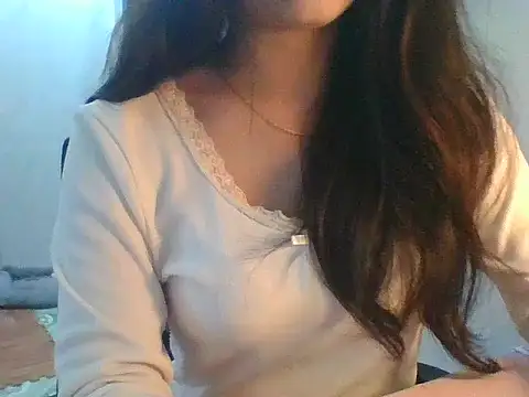 Snapshot of Linzly chatting on 11/12/25, 02:45 Linzly online show from 11/12/25, 02:45