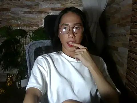 Snapshot of Bakoshnimobayot chatting on 11/22/25, 11:37 Bakoshnimobayot online show from 11/22/25, 11:37