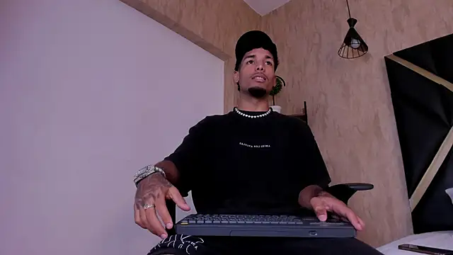 Thiagoferreti online show from 10/21/25, 07:14