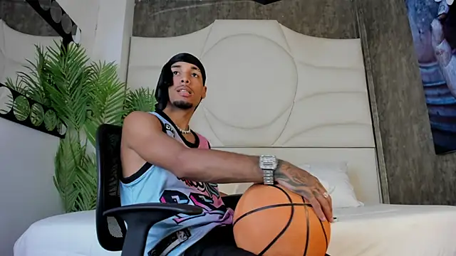 Thiagoferreti online show from 10/29/25, 07:26