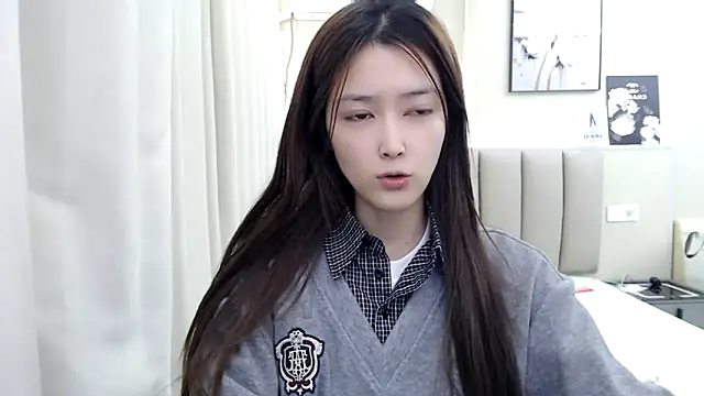 Mimi-cnbaby online show from 10/24/25, 01:29