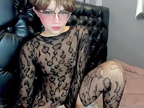 Snapshot of rian_shemale chatting on 10/27/25, 07:51 rian shemale online show from 10/27/25, 07:51