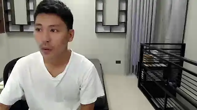 Snapshot of hot_derfs27 chatting on 10/19/25, 12:44 hot derfs27 online show from 10/19/25, 12:44