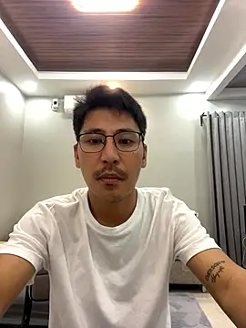 Snapshot of hot_derfs27 chatting on 01/13/26, 11:48 hot derfs27 online show from 01/13/26, 11:48