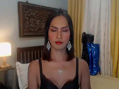 Snapshot of Nathalieheartt chatting on 11/05/25, 02:11 Nathalieheartt online show from 11/05/25, 02:11