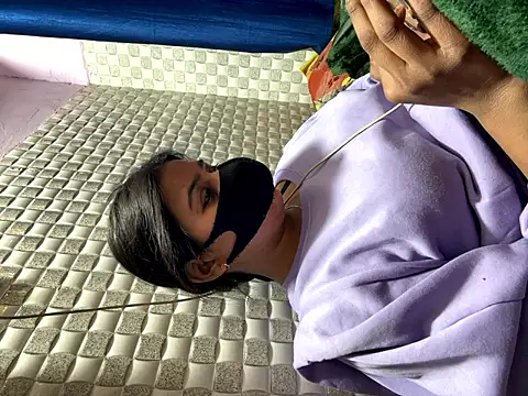 Hot Jaanvi  online show from 01/12/26, 05:40