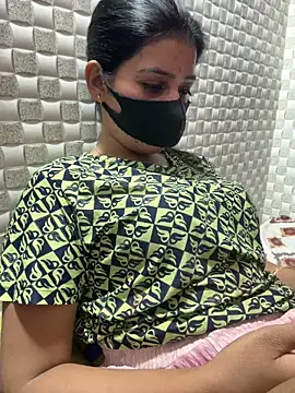 Hot Jaanvi  online show from 04/15/26, 06:42