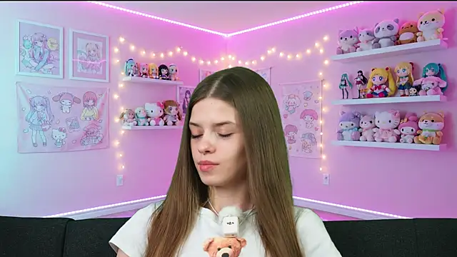 sukie spooky online show from 04/15/26, 08:54