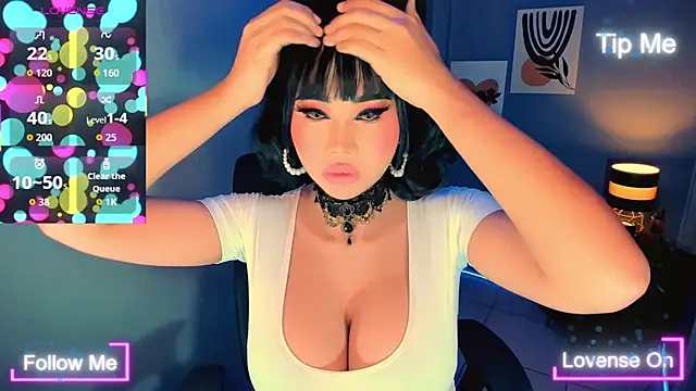 TriciaCumLoader online show from 11/18/25, 02:10