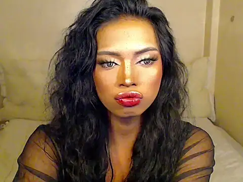 KathRouge online show from 07/04/26, 12:44