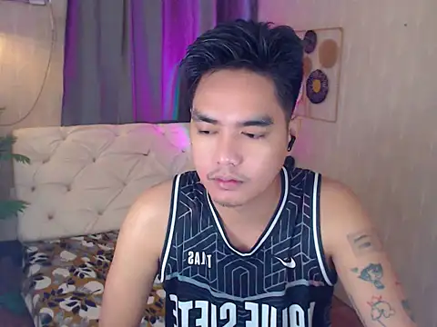 Snapshot of JakeXolsen chatting on 12/17/25, 01:33 JakeXolsen online show from 12/17/25, 01:33