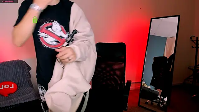 Snapshot of lucas_long_ chatting on 09/28/25, 06:46 lucas long online show from 09/28/25, 06:46