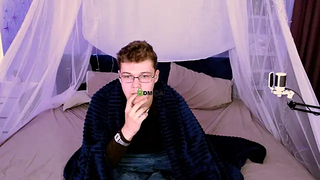 Snapshot of lucas_long_ chatting on 10/02/25, 12:45 lucas long online show from 10/02/25, 12:45