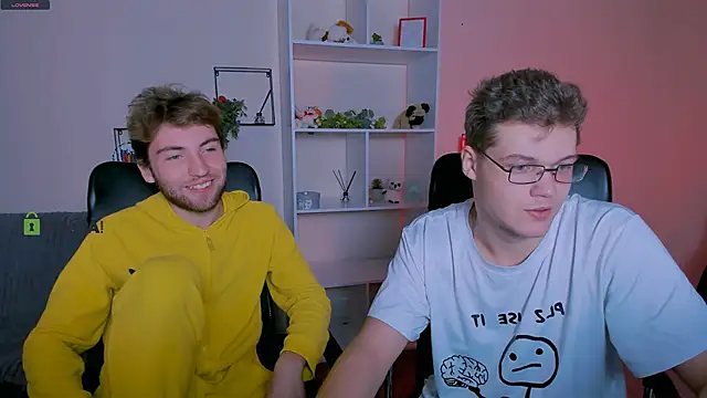 Snapshot of lucas_long_ chatting on 10/09/25, 07:23 lucas long online show from 10/09/25, 07:23