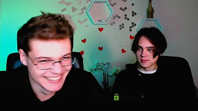 Snapshot of lucas_long_ chatting on 10/12/25, 08:46 lucas long online show from 10/12/25, 08:46