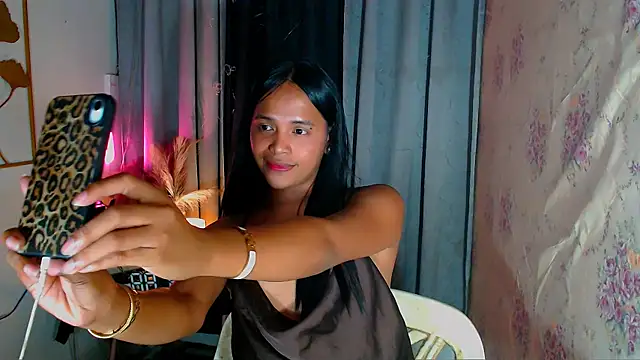 Lorainnelustts online show from 02/17/26, 03:51