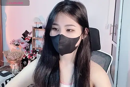 Snapshot of ___Daisy___ chatting on 10/21/25, 01:01 Daisy online show from 10/21/25, 01:01