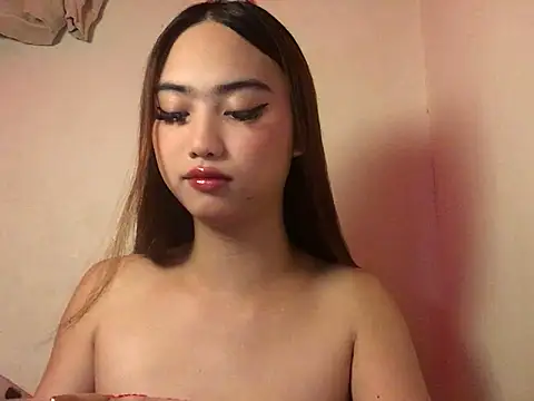 Kiah Wyatt online show from 11/25/25, 06:46