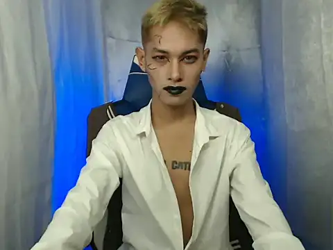 Snapshot of riks_tyler chatting on 10/27/25, 04:22 riks tyler online show from 10/27/25, 04:22