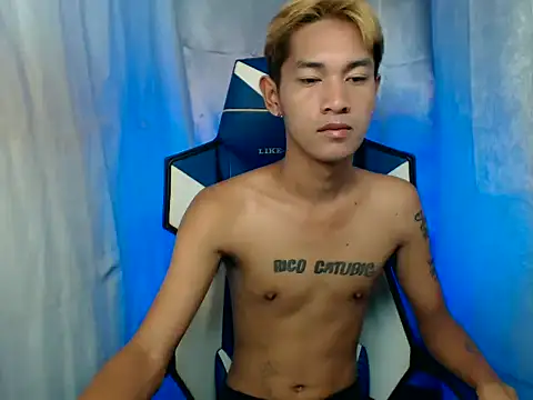 Snapshot of riks_tyler chatting on 11/25/25, 10:15 riks tyler online show from 11/25/25, 10:15