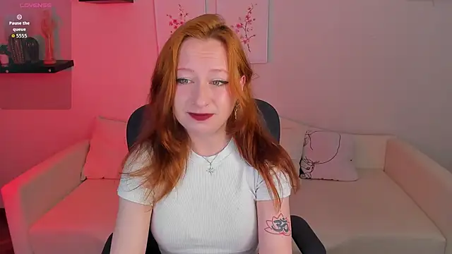 Snapshot of Violet_Griffen chatting on 05/25/26, 03:51 Violet Griffen online show from 05/25/26, 03:51
