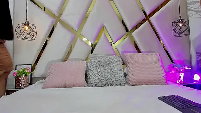 FernandaRousse online show from 10/27/25, 05:39