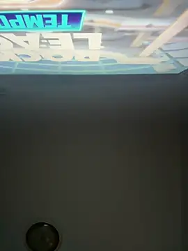 aavrdvh33 online show from 09/17/25, 11:39