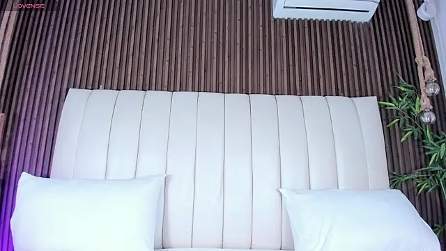 SandraMilerr online show from 11/15/25, 04:10