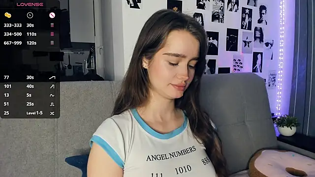 lovelyalivia online show from 12/03/25, 09:29