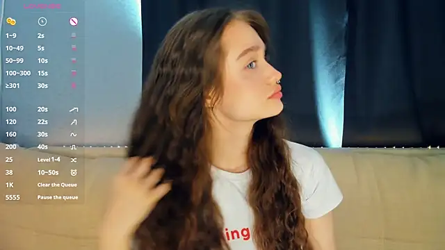 lovelyalivia online show from 04/01/26, 08:15