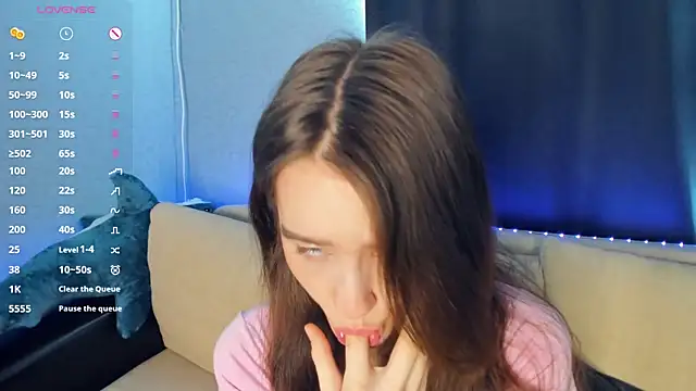 lovelyalivia online show from 04/03/26, 08:12