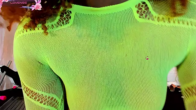 NAOMY COOPER online show from 10/06/25, 08:50