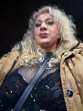 sofiacurvy 45 online show from 11/30/25, 12:25