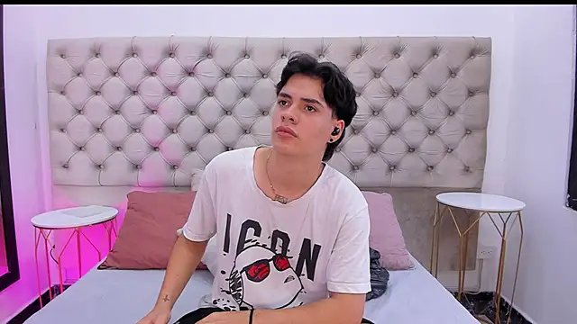 BenitoSaenz online show from 11/18/25, 11:58