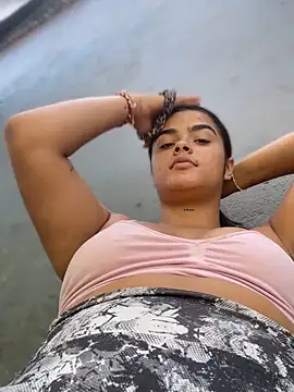 Snapshot of Kaily_Sweet16 chatting on 09/16/25, 02:29 Kaily Sweet16 online show from 09/16/25, 02:29