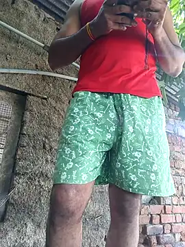 Snapshot of Sunny_cute_love chatting on 10/24/25, 03:03 Sunny cute love online show from 10/24/25, 03:03