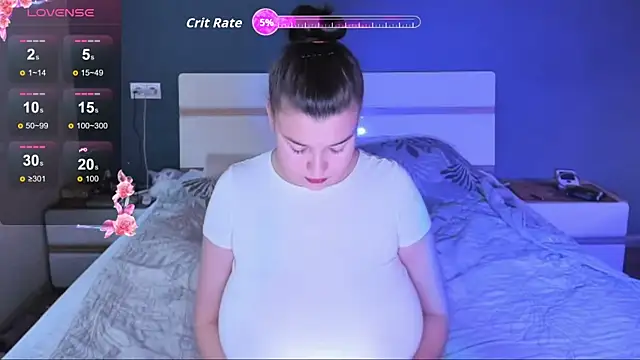 LinaElasm online show from 11/18/25, 12:20