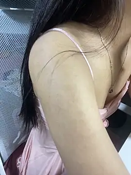 Snapshot of Mina048 chatting on 09/12/25, 05:35 Mina048 online show from 09/12/25, 05:35