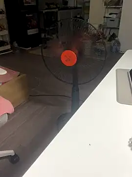 Snapshot of Mina048 chatting on 09/27/25, 06:02 Mina048 online show from 09/27/25, 06:02