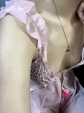 Snapshot of Mina048 chatting on 10/05/25, 04:38 Mina048 online show from 10/05/25, 04:38