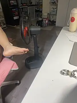 Snapshot of Mina048 chatting on 10/08/25, 07:22 Mina048 online show from 10/08/25, 07:22