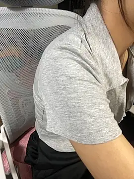 Snapshot of Mina048 chatting on 10/10/25, 03:55 Mina048 online show from 10/10/25, 03:55