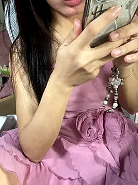 Snapshot of Mina048 chatting on 10/22/25, 04:40 Mina048 online show from 10/22/25, 04:40