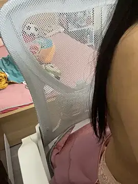 Snapshot of Mina048 chatting on 10/23/25, 04:45 Mina048 online show from 10/23/25, 04:45