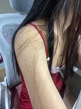 Snapshot of Mina048 chatting on 11/13/25, 04:06 Mina048 online show from 11/13/25, 04:06