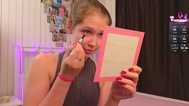 BeatrixCarIeton online show from 11/05/25, 07:25