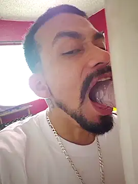 Cnutt310 online show from 10/03/25, 06:16