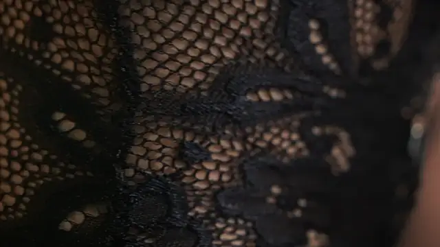 ambar rosse25 online show from 12/17/25, 12:00