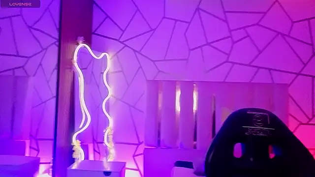 LIHIAN TAY online show from 03/30/26, 03:18